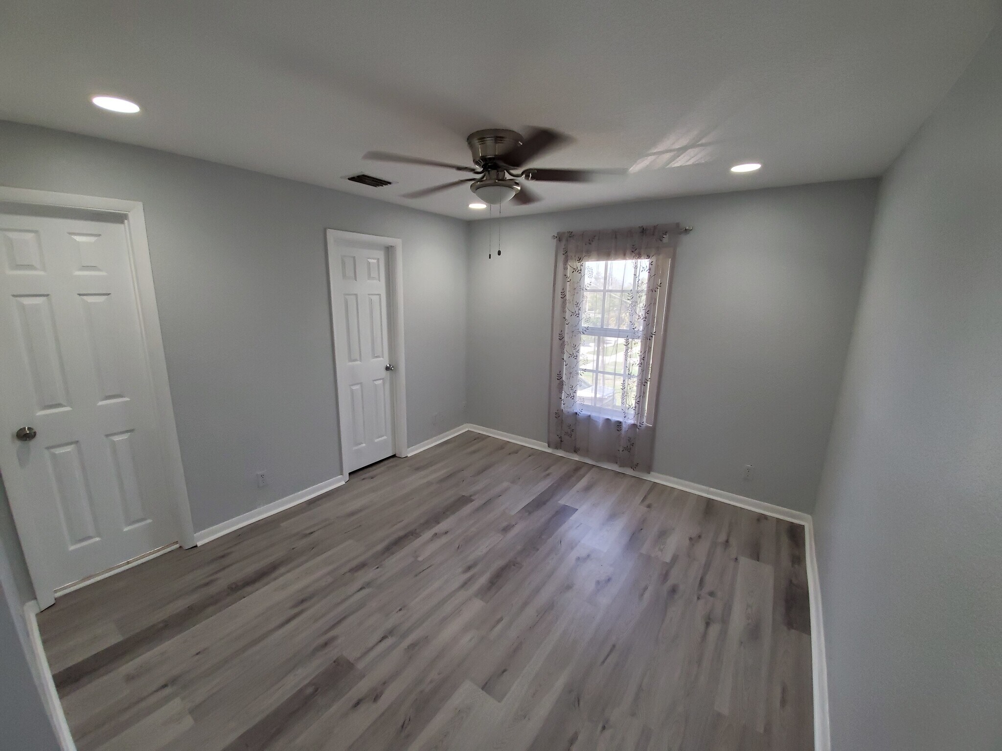 Building Photo - 197 NW Eller St