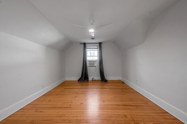 Building Photo - Charming 4Bedroom Stone Home with Detached Guest Apartment & Garage in Chevy Chase