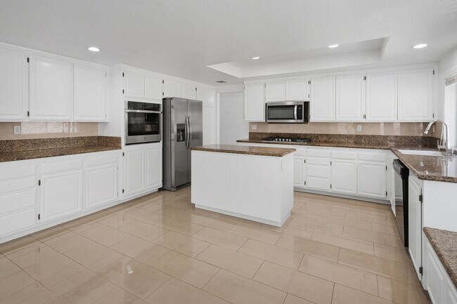 Building Photo - SPACIOUS 4 BEDROOM, 3 BATH HOME WITH 3-CAR GARAGE!