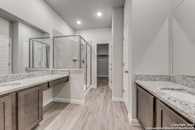 Building Photo - Gorgeous 3/2.5 on cul-de-sac in Cibolo wit...