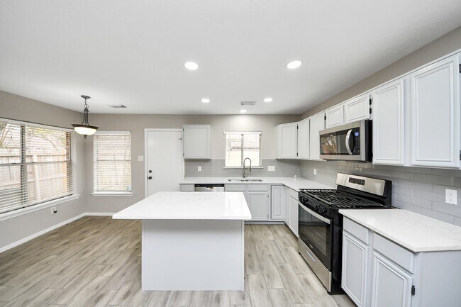 Building Photo - 4915 Pecan Grove Dr