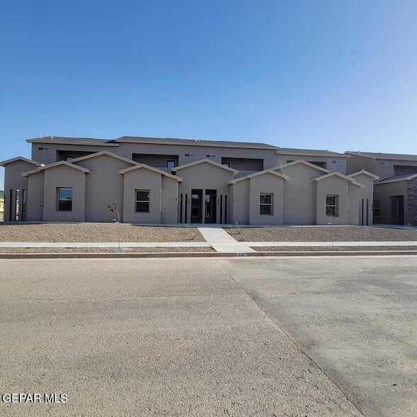 Primary Photo - 1060 Hoppas St