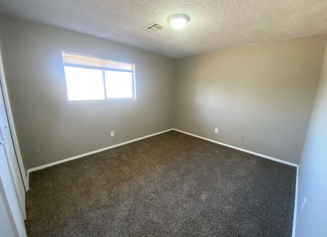Building Photo - 6617 Fawn Canyon Dr