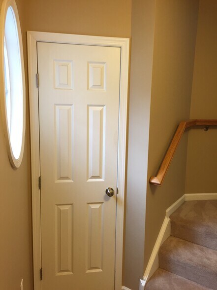 Building Photo - 214 Southern Valley Ct