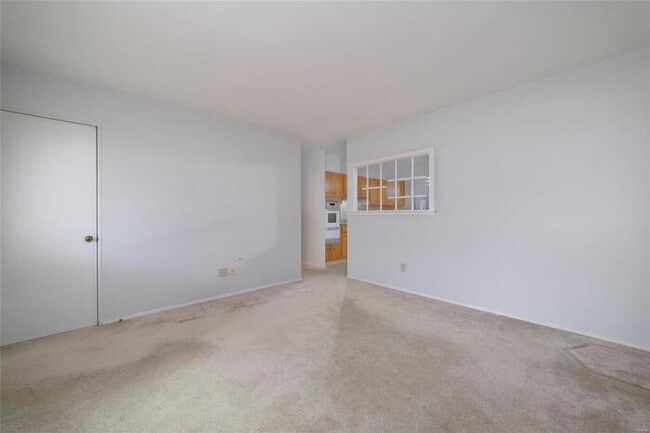 Building Photo - Fantastic 3bd/2ba home! Let yourself in!