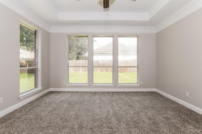Building Photo - 13626 Summer Hill Dr