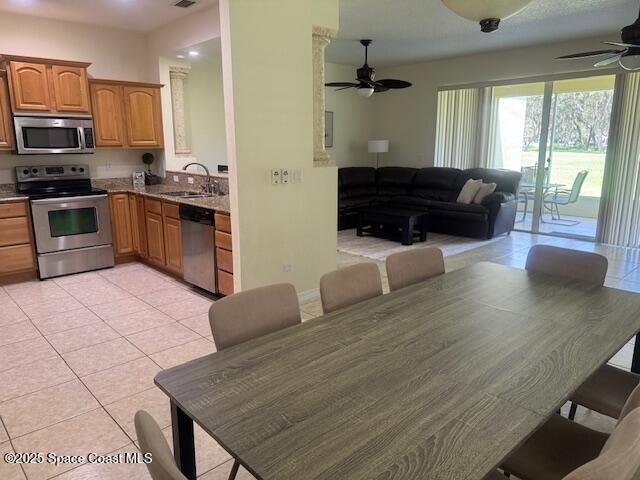 Building Photo - 3667 Sawgrass Dr