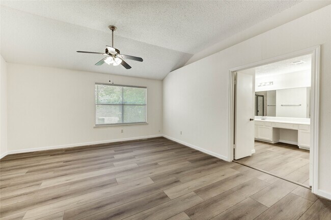 Building Photo - 2338 Bent River Dr