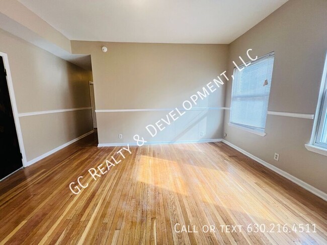 Building Photo - *** $1000 OFF RENT - 4 BEDROOM - 1 BTH / H...