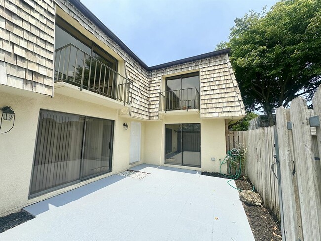 Building Photo - 173 Lake Arbor Dr