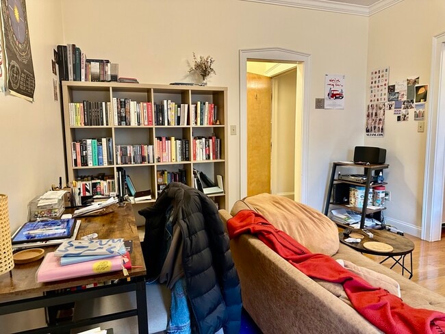 Building Photo - 4 Park Vale Ave