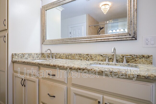 Building Photo - 4658 Sunsail Cir