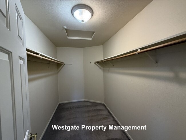 Building Photo - 821 B St