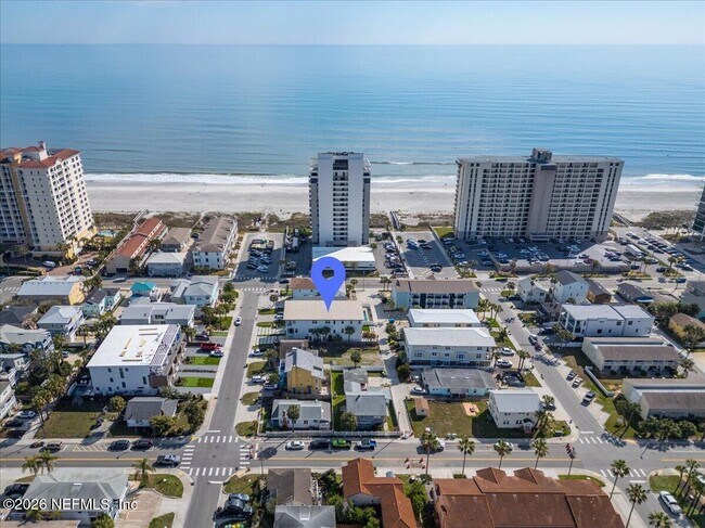 Building Photo - 114 12th Ave S