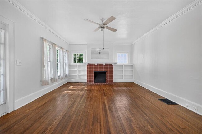 Building Photo - 582 Clifton Rd NE