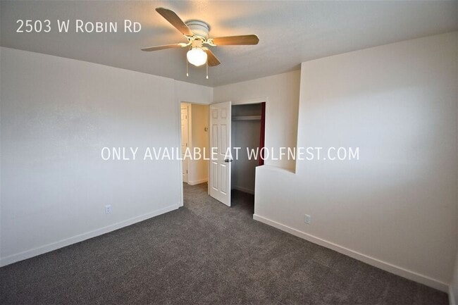 Building Photo - Amazing 3 Bed West Valley Unit!