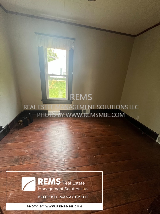 Building Photo - 120 13th St