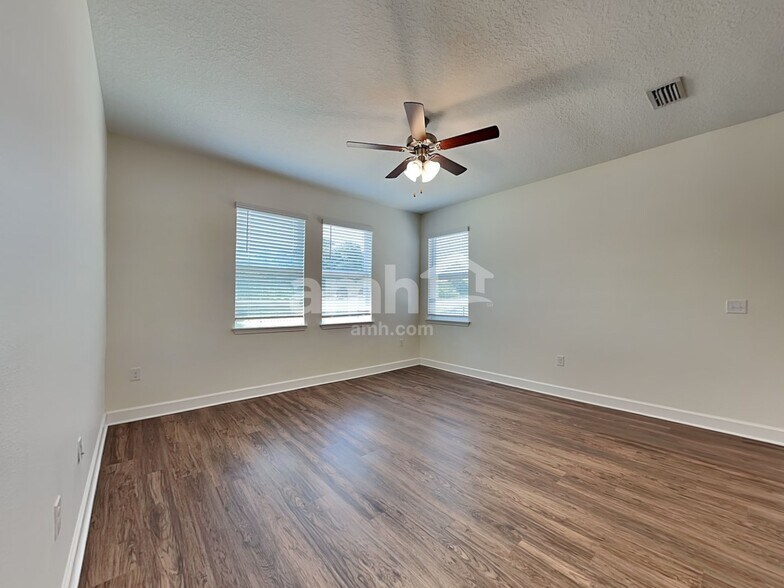 Building Photo - 341 Pine Terrace Dr