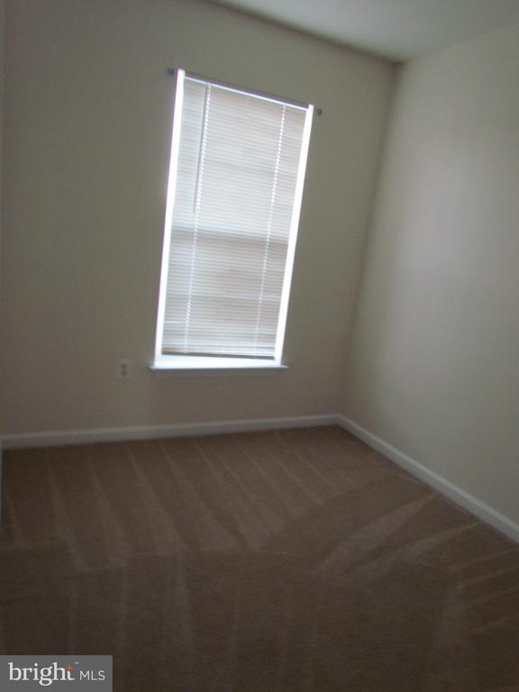 Building Photo - 46010 Saltmarsh Dr