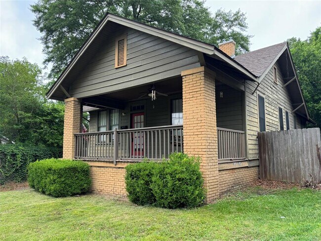 Building Photo - 323 Finley Ave