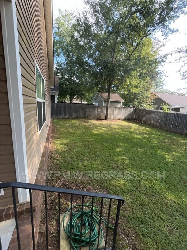 Building Photo - 214 Winterberry Way