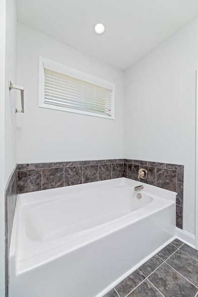 Building Photo - 587 Foothills St