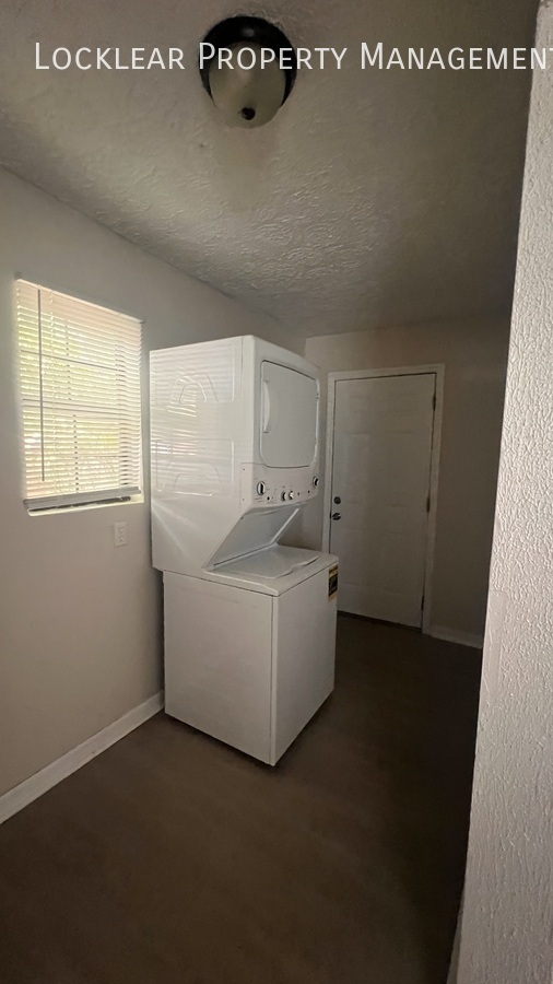 Building Photo - Free Month Rent if moved in by 2/14/2025!