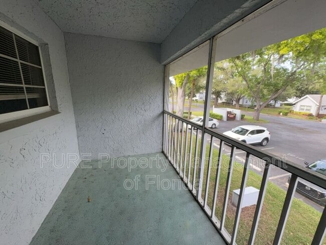 Building Photo - 454 Fairways Cir