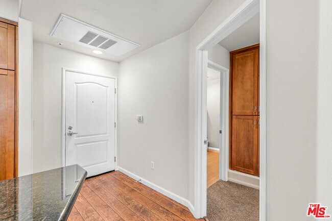 Building Photo - 4060 Glencoe Ave