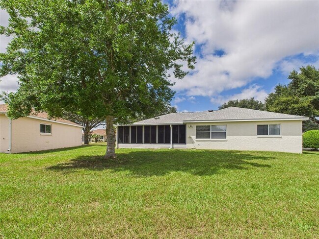 Building Photo - 9679 SW 99th Ave