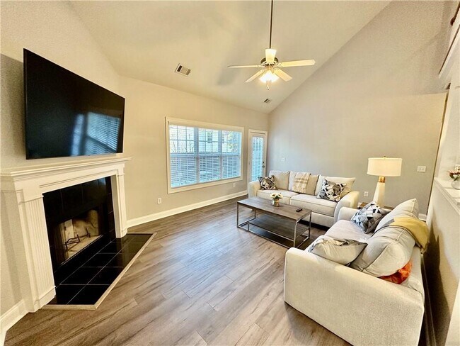 Building Photo - 5135 Cactus Cove Ln
