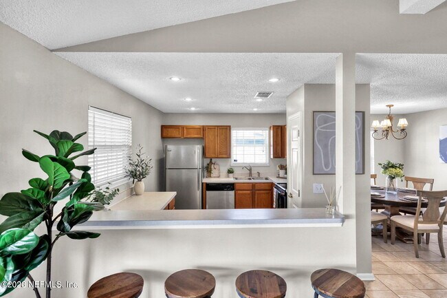 Building Photo - 12967 Canyon Creek Trail S