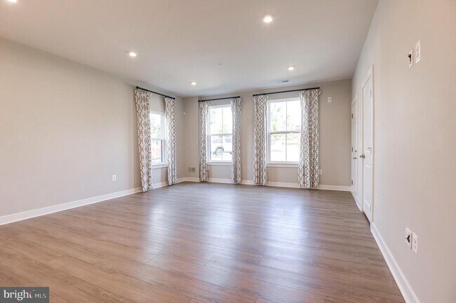 Building Photo - 1743 Dunnington Pl