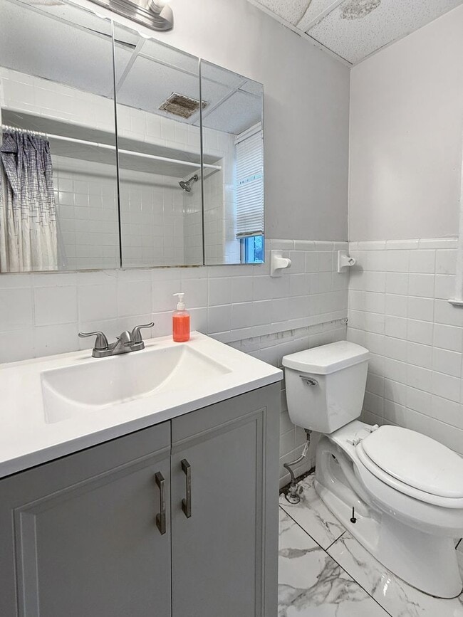 Building Photo - Calvert Duplex (The Shirley)