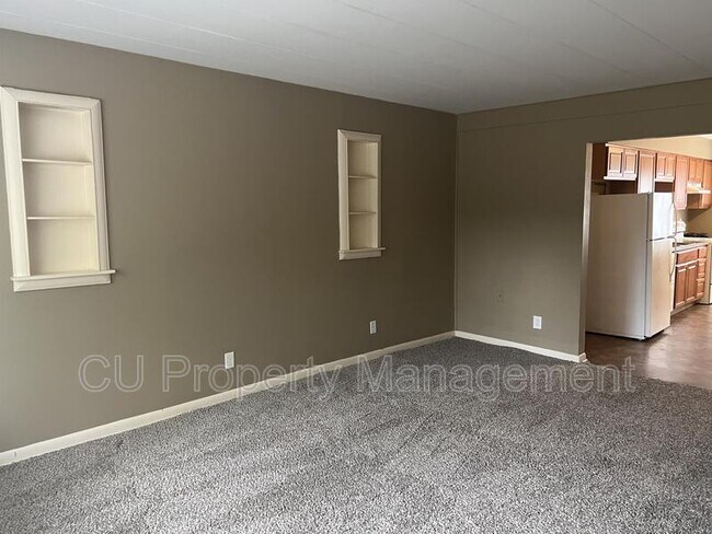 Building Photo - 713 W Church St