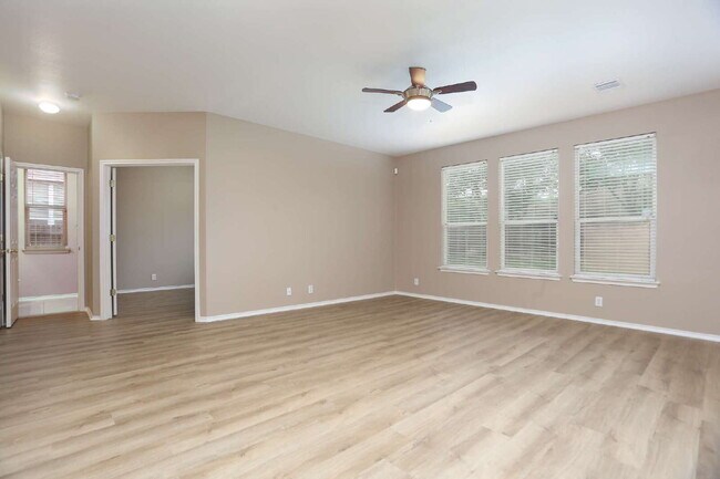 Building Photo - 14514 Redwood Valley
