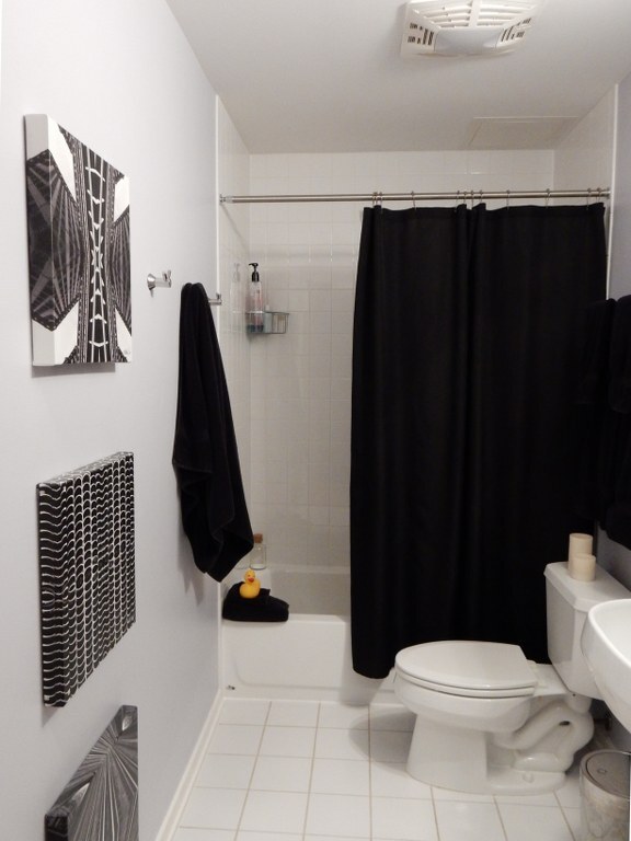 Building Photo - 1000 W Leland Ave