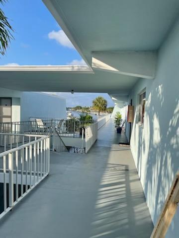 Building Photo - 725 Hummingbird Way