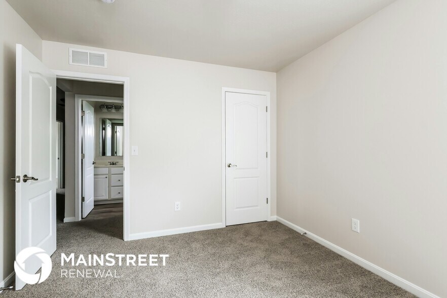 Building Photo - 12087 Parkview Trace Dr