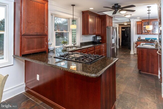 Building Photo - 24 Camelia Ct