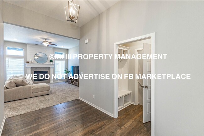 Building Photo - 12566 S Canyon Dr