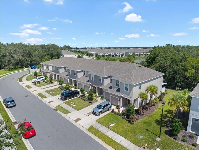 Building Photo - 10348 Oakside Dr
