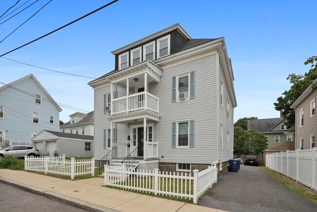 Building Photo - 17 Forest Ave