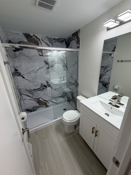 Building Photo - 157 Marine Dr