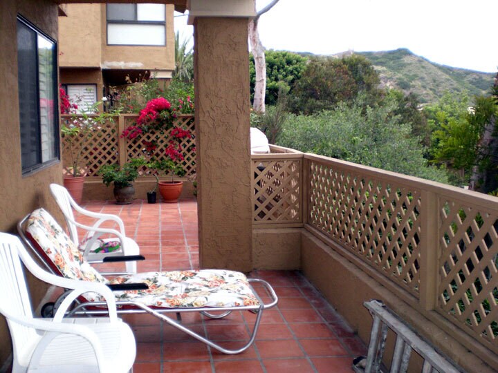 Balcony in the front - 6625 Caminito Sinnecock