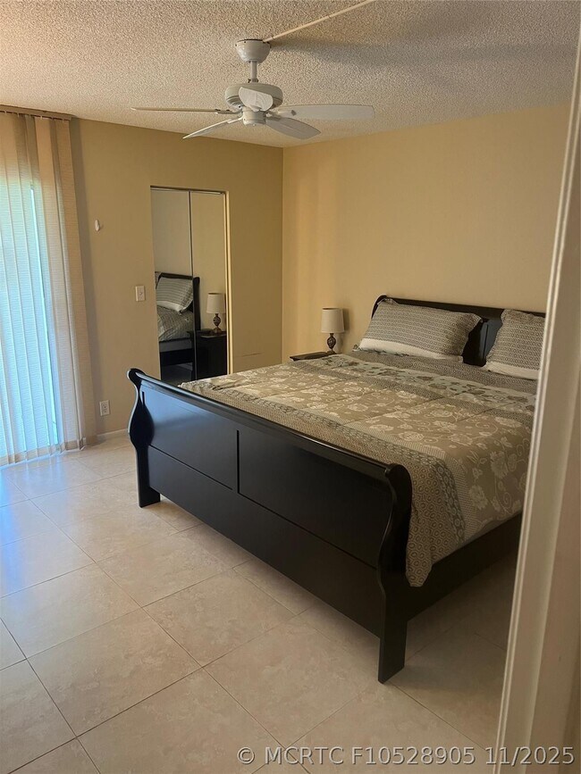 Building Photo - 4301 Martinique Cir