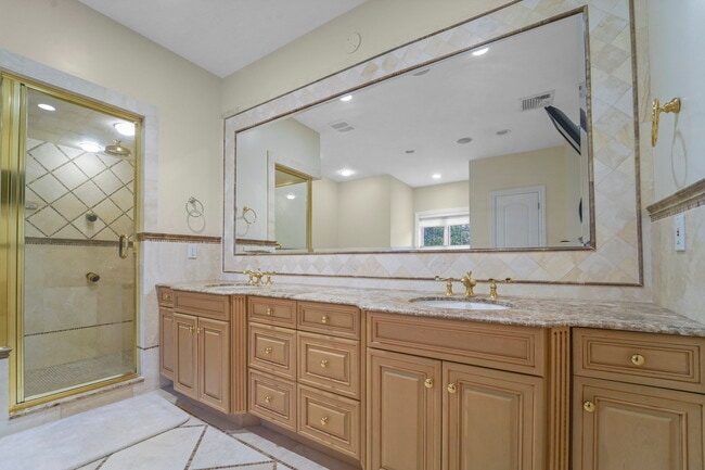 Building Photo - 1 Euclid Rd