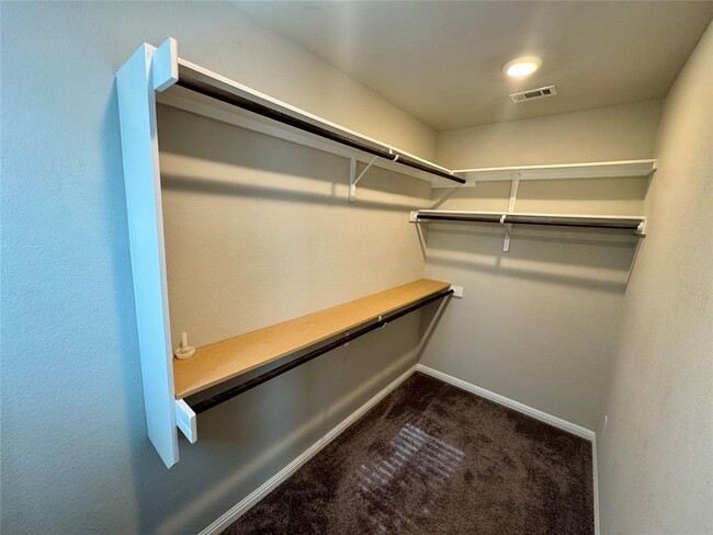 Building Photo - 120 Buckthorn Dr