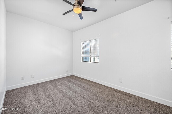 Building Photo - 4608 W Maryland Ave