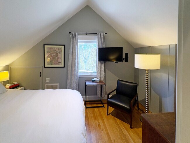 Building Photo - 247 Savin Hill Ave
